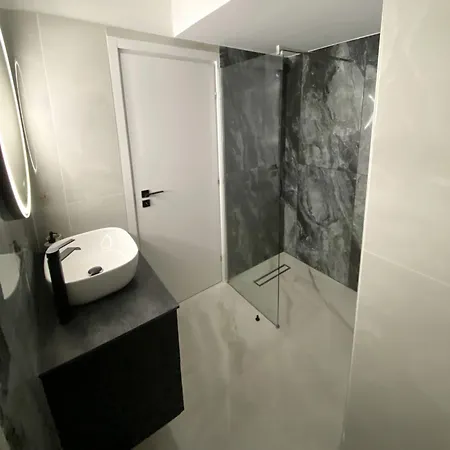 Athinas Villa *