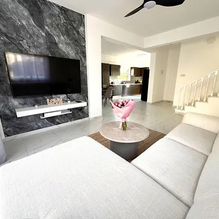 Athinas Villa *
